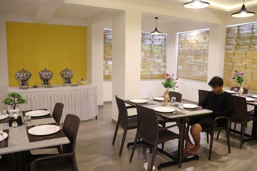 Emerald Vista Luxury Suites ปูเน่ ภายนอก รูปภาพ