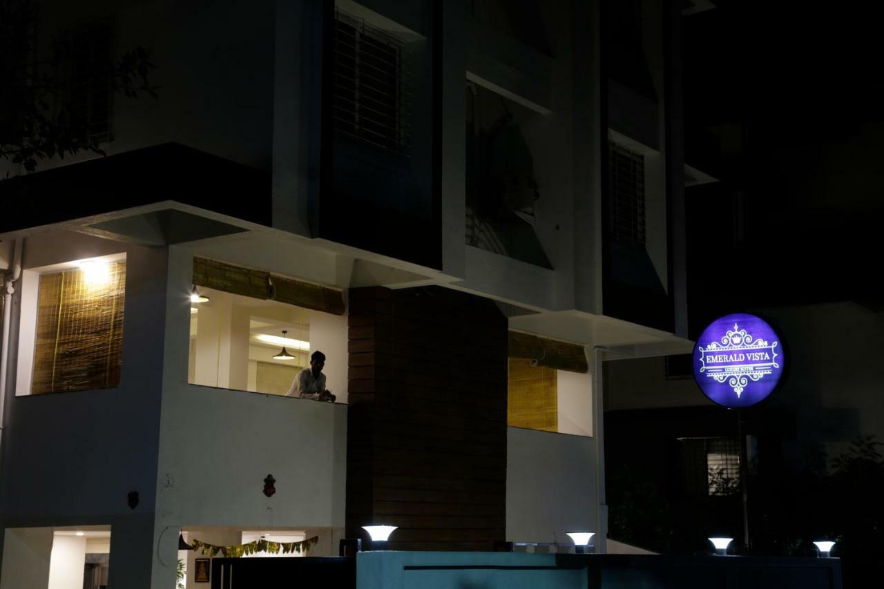 Emerald Vista Luxury Suites ปูเน่ ภายนอก รูปภาพ