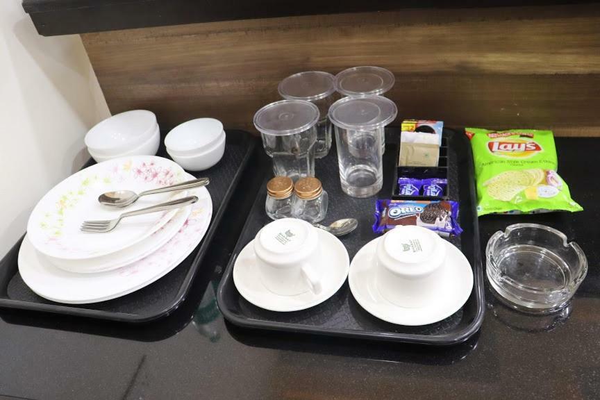 Emerald Vista Luxury Suites ปูเน่ ภายนอก รูปภาพ