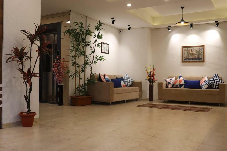 Emerald Vista Luxury Suites ปูเน่ ภายนอก รูปภาพ