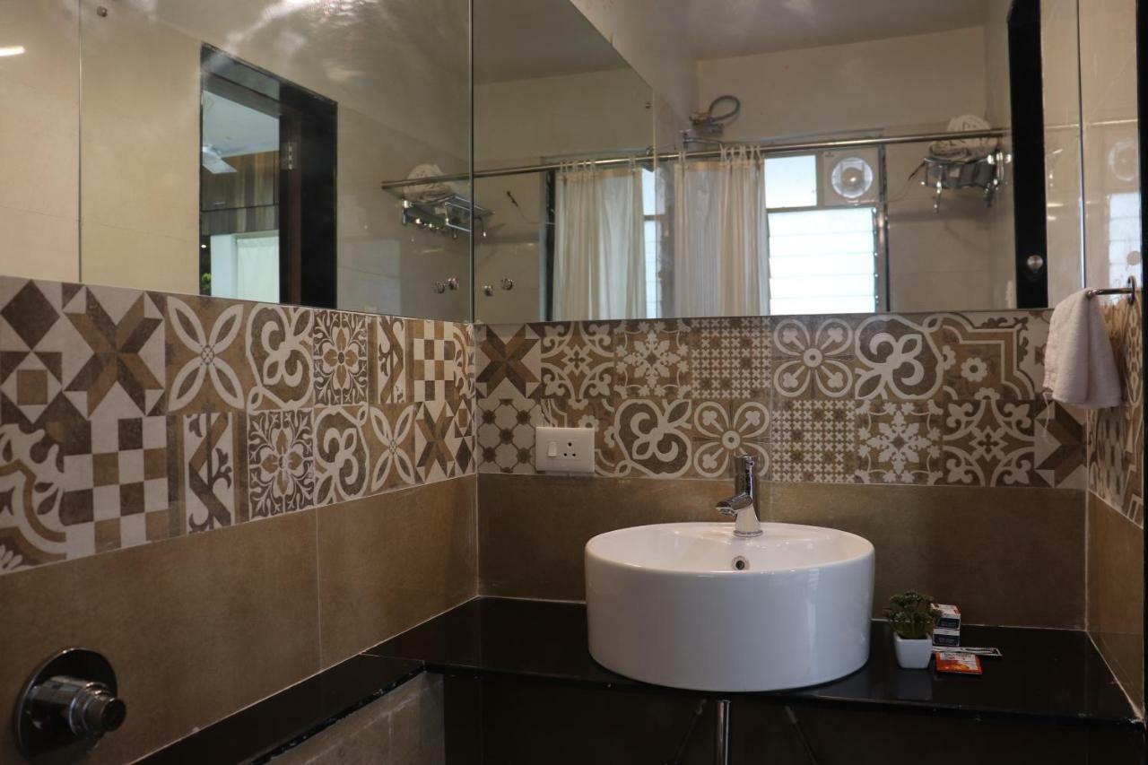 Emerald Vista Luxury Suites ปูเน่ ภายนอก รูปภาพ